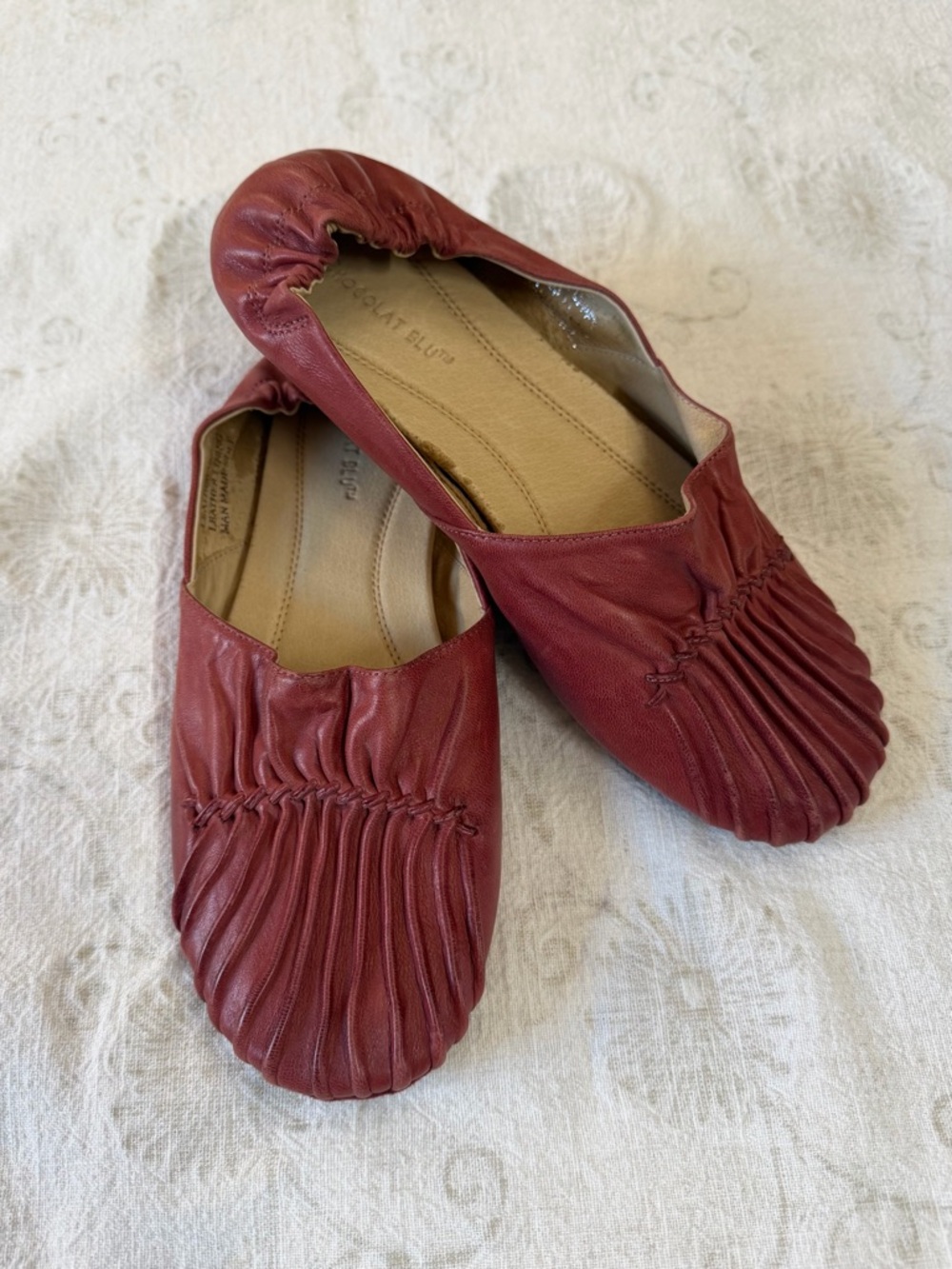 CHOCOLATE BLU Flats